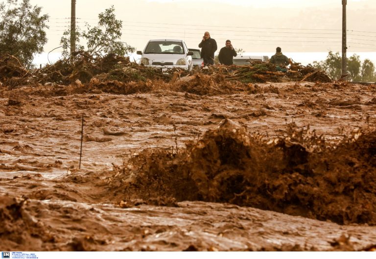 13 οι νεκροί από την κακοκαιρία -Πνίγηκαν η Μάνδρα και η Νέα Πέραμος