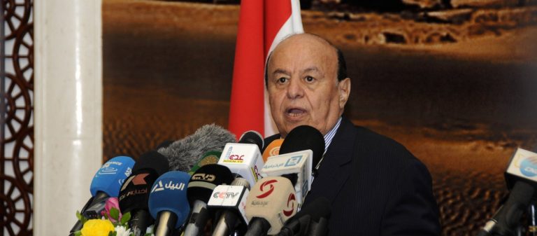 Η Σ.Αραβία κρατά «αιχμάλωτο» τον πρόεδρο της Υεμένης – Επιζητεί την εξόντωση των σιιτών Χούτι