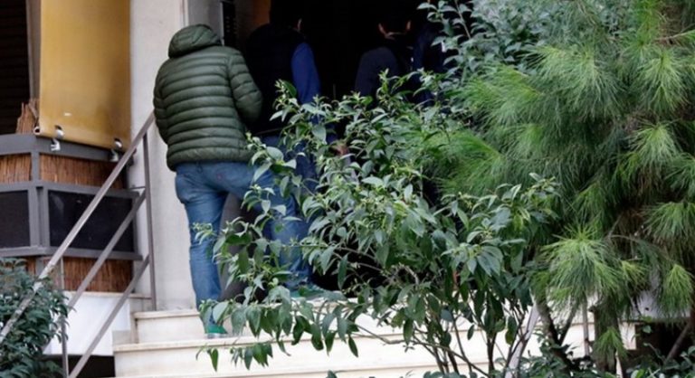 Νέα Σμύρνη-Τραγωδία! Στρατιωτικός αυτοπυρπολήθηκε – Νεκρά και τα παιδιά του!