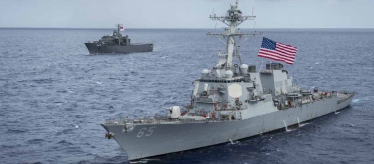 Νέο ατύχημα με αμερικανικό αντιτορπιλικό: Συγκρούστηκε με ιαπωνικό ρυμουλκό!