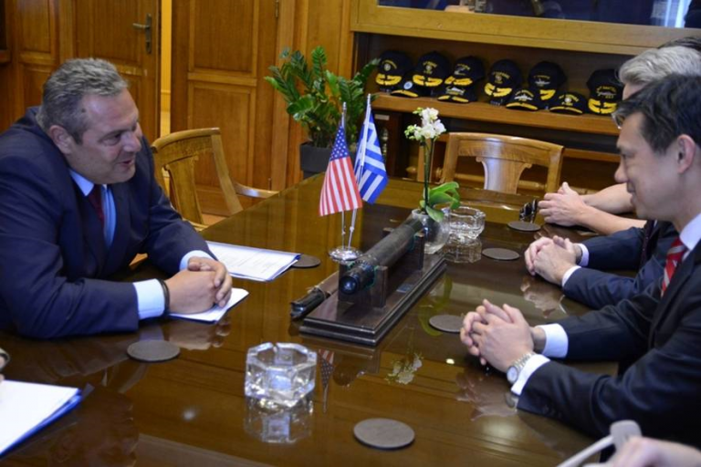 ΒΡΩΜΙΚΟ ΠΑΙΧΝΙΔΙ ΤΩΝ ΗΠΑ ΜΕ ΤΑ ΣΚΟΠΙΑ ΓΙΑ ΤΟ ΟΝΟΜΑ ΤΗΣ ΜΑΚΕΔΟΝΙΑΣ ΜΑΣ