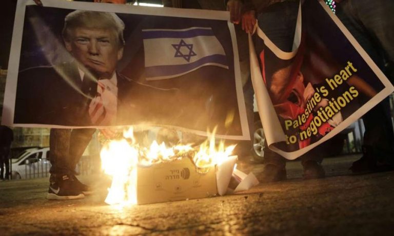 Αναβρασμός επικρατεί στον αραβικό κόσμο-Δύο νεκροί Παλαιστίνιοι και τουλάχιστον 200 τραυματίες