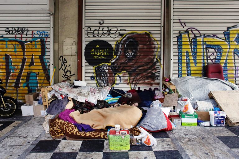 7 χρονια Τρόικα ρε ξεφτίλες αριστεροκομμούνια…και εσείς τα κάνατε 77…