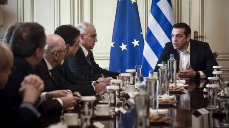 Αν είναι δυνατόν! Αρπάζουν το σπίτι μητέρας με δύο ανήλικα παιδιά