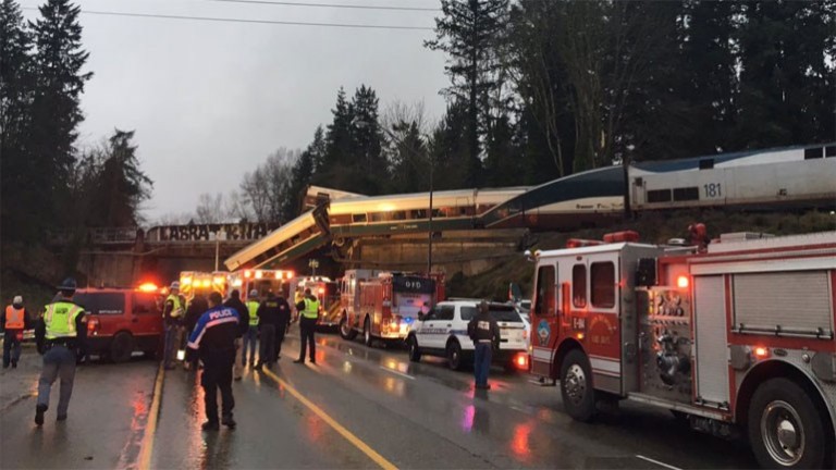 Live: Εκτροχιασμός τρένου στην πολιτεία της Ουάσινγκτον