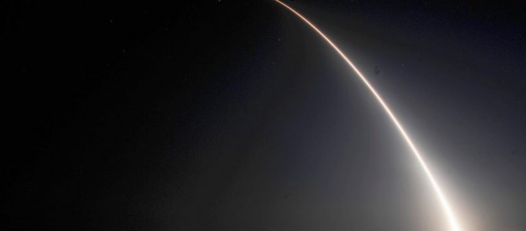 Με ποιον έχουν πόλεμο οι δύο υπερδυνάμεις και εμείς δεν γνωρίζουμε τίποτα;