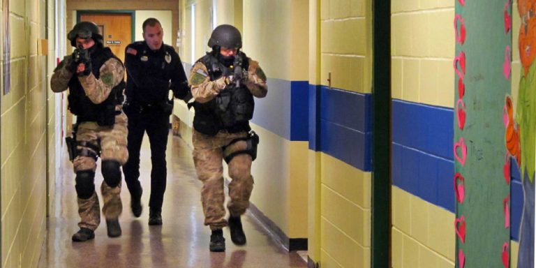 Πυροβολισμοί σε σχολείο των ΗΠΑ: Πληροφορίες για τραυματίες