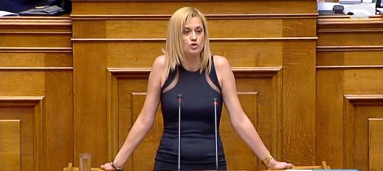 Ραχήλ Μακρή: «Και τα σπίτια θα αρπάξουν και σε νέα αναγκαστική ανακεφαλαιοποίηση θα προβούν και ο εφιάλτης δεν θα έχει τέλος»