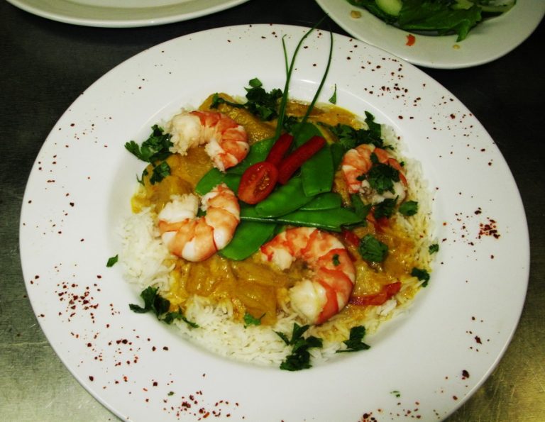 Σσσσσ κάνε ησυχία σου ψιθυρίζω κάτι όλη μέρα…