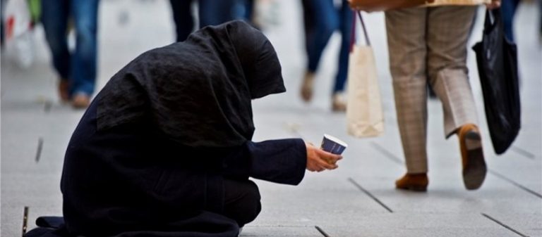 Πραγματική καταστροφή: 27% έπεσε η αγοραστική δύναμη των Ελλήνων επί… Μνημόνίων