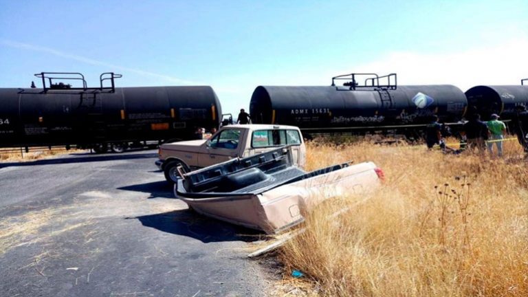 Εμπορική αμαξοστοιχία εκτροχιάστηκε σε συνοικία της πόλης του Μεξικού, τουλάχιστον 5 νεκροί