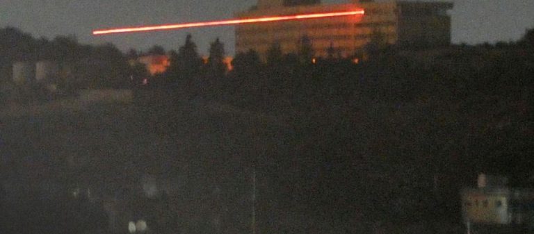 Μακελειό στο Intercontinental: Πετούν ανθρώπους από τα παράθυρα οι τρομοκράτες