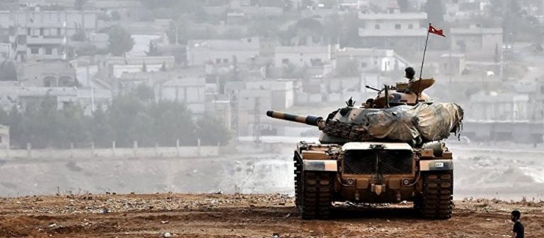 Η Τουρκία ξεκίνησε επίθεση σε ΗΠΑ και Κούρδους στην Βόρειο Συρία – Μπαράζ πυροβολικού και αεροπορικών βομβαρδισμών