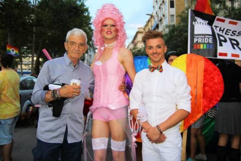 ΓΙΑ ΤΟΝ ΜΠΟΥΤΑΡΗ ΜΟΝΟ ΟΙ ΓΚΕΙ ΕΧΟΥΝ ΔΙΚΑΙΩΜΑ ΝΑ ΔΙΑΔΗΛΩΝΟΥΝ ΚΑΙ ΝΑ…ΤΣΙΡΙΖΟΥΝ ΣΤΗΝ ΘΕΣΣΑΛΟΝΙΚΗ!!!