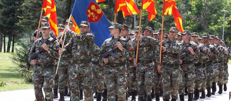 HΠΑ και ΝΑΤΟ ζητούν «πρώτα ένταξη των Σκοπίων στην Συμμαχία και μετά (αν θέλουν) αλλαγές στο σκοπιανό Σύνταγμα»