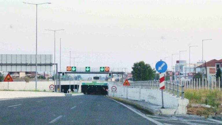 ΚΑΤΑΓΓΕΛΙΑ ΣΟΚ! Κατεβάζουν τις πινακίδες που έχουν τα ονόματα “ΦΙΛΙΠΠΟΣ” και “Μ. ΑΛΕΞΑΝΔΡΟΣ”;…