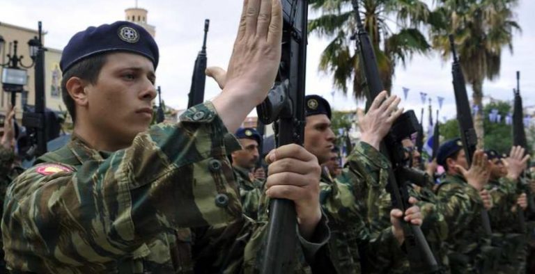 Με εγκύκλιο διαταγή του Υπουργείου Εθνικής Άμυνας, καλούνται να καταταγούν στο Στρατό Ξηράς οι στρατεύσιμοι με την 2018 B/ΕΣΣΟ, από 12 έως και 15 Μαρτίου 2018