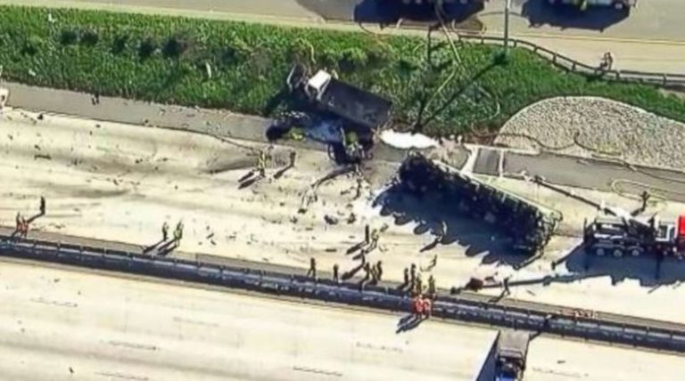 Μακελειό στην Καλιφόρνια: Φορτηγό «έλιωσε» αυτοκίνητα και μηχανή – Πέντε νεκροί