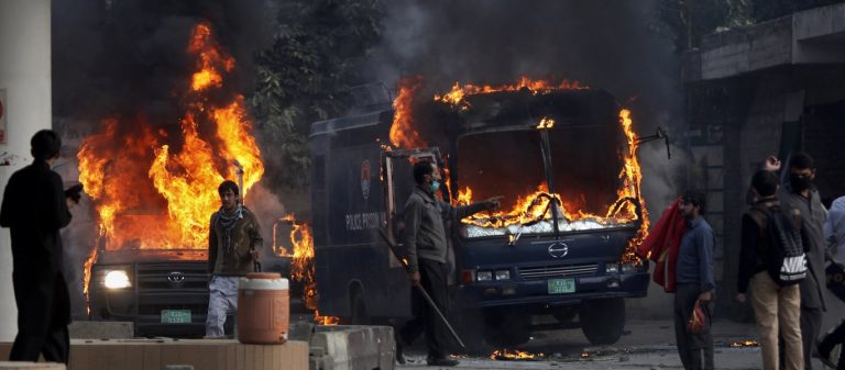 Επίθεση αυτοκτονίας σε αθλητικές εγκαταστάσεις του Στρατού στο Πακιστάν – Πάνω από 11 νεκροί