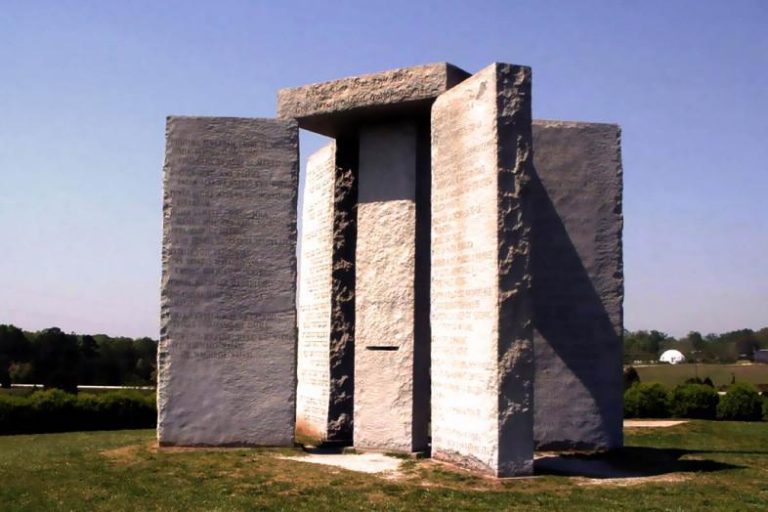 Οι Ταφόπλακες Της Ανθρωπότητας