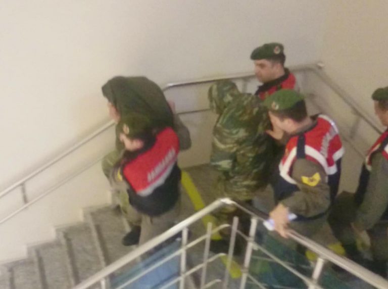 ΕΚΤΑΚΤΟ – Ξυλοκοπούν οι Τούρκοι τους δύο Έλληνες στρατιωτικούς αιχμαλώτους μέσα στην φυλακή!