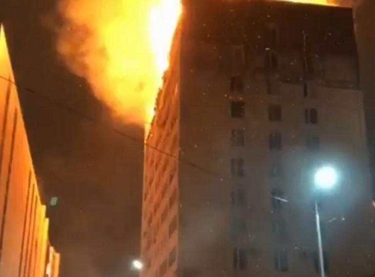 Νέος συναγερμός στην Ρωσία: Φωτιά σε πολυκατοικία!