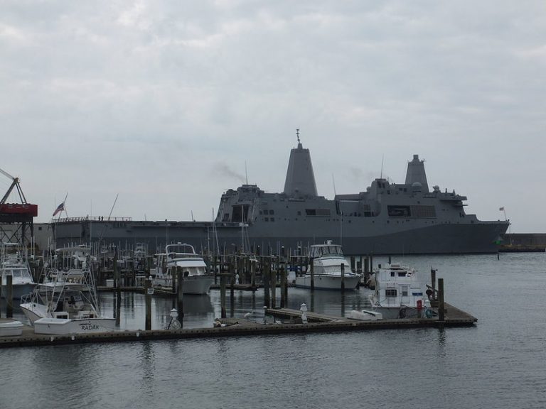 Στην Κύπρο το πολεμικό πλοίο USS New York -Φτιαγμένο από τα συντρίμμια των Δίδυμων Πύργων
