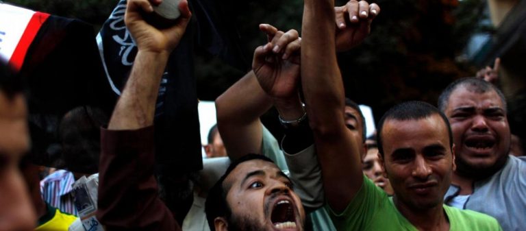 Νύχτα τρόμου στην Λευκωσία: Ισλαμιστές επιτέθηκαν με σκεπάρνια στους πιστούς στην εκκλησία