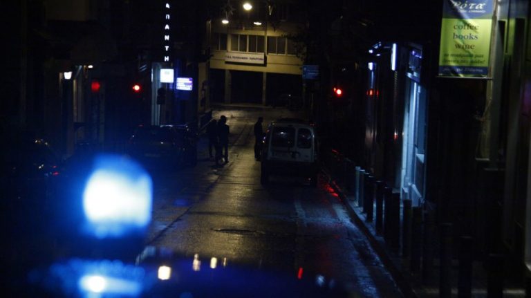 Τρόμος στο κέντρο της Αθήνας από σπείρα Αραβόφωνων που απειλούν με πιστόλια