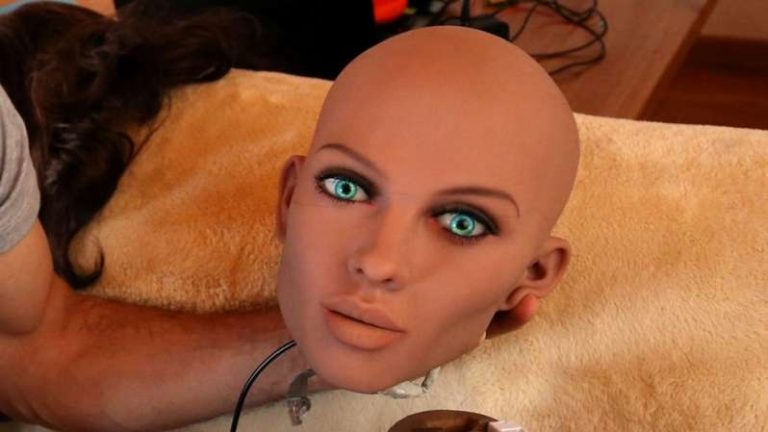 Και …με αυτό τον τρόπο θα αντικαταστήσουν τις ανθρώπινες σχέσεις