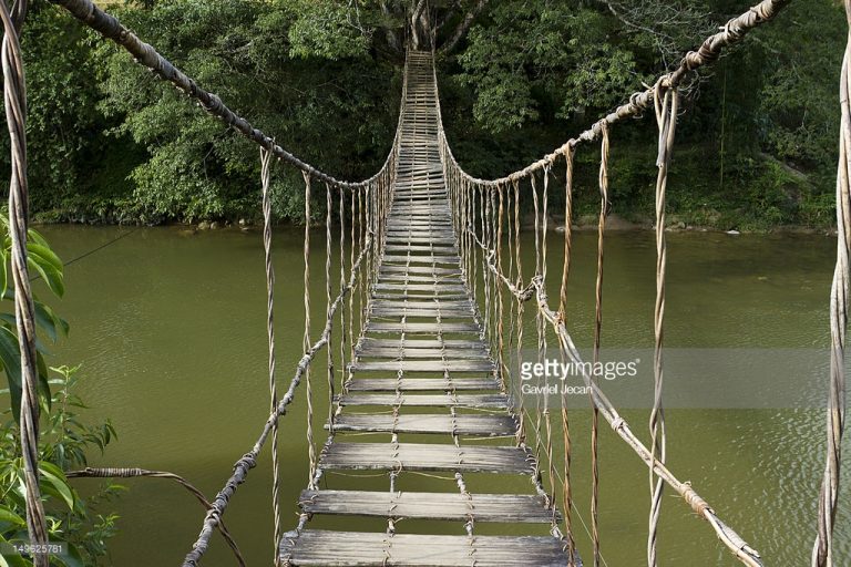 Καπου εκει μπροστά υπάρχει ένα παράθυρο που πρέπει να κλείσω…