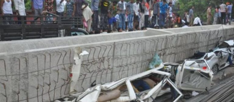 Ινδονησία: Κατάρρευση αερογέφυρας – 16 νεκροί