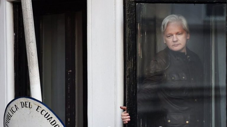 Βρετανία: Ο Ισημερινός έστησε επιχείρηση 5 εκατ. δολαρίων για να παρακολουθεί τον Ασάνζ