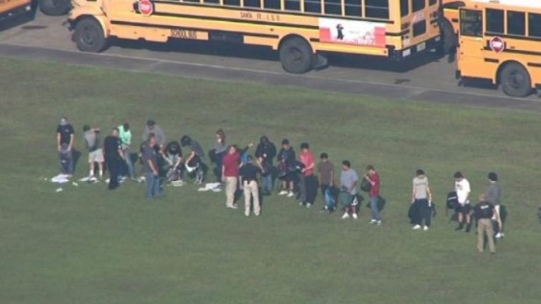 Πυροβολισμοί σε σχολείο στο Τέξας: Αναφορές για πολλούς νεκρούς τελικα