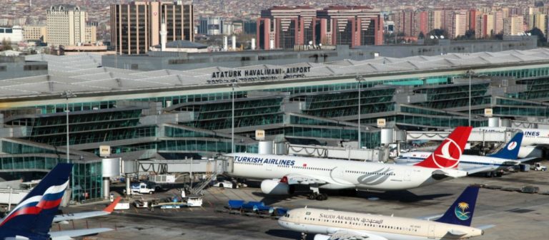 Αεροσκάφη συγκρούστηκαν στο αεροδρόμιο της Κωνσταντινούπολης