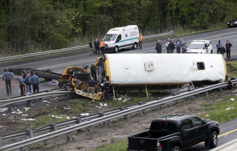 ΗΠΑ:Τουλάχιστον δύο νεκροί από σύγκρουση σχολικού με απορριμματοφόρο