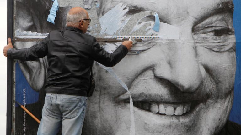 Κατάθεση του νομοσχεδίου «Σταματήστε τον Σόρος» που ποινικοποιεί τη βοήθεια σε παράτυπους μετανάστες