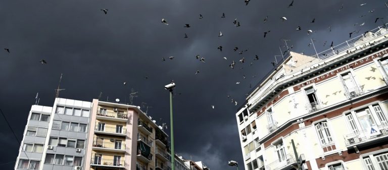 Καταγγελία σοκ κατά τράπεζας: Βγάζουν σε πλειστηριασμό σπίτι τυφλού, που νοσηλεύεται με εγκεφαλικό