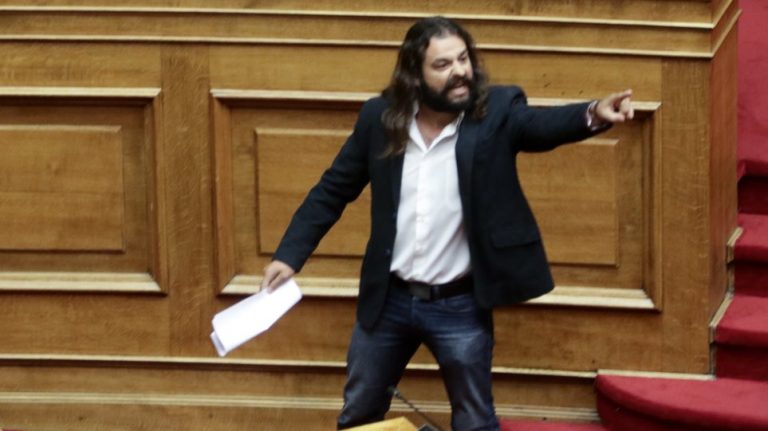 Καταδίωξη της αστυνομίας για Μπαρμπαρούση στην περιοχή του Αγρινίου