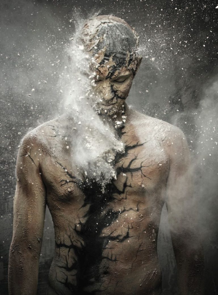 Είσαι έτοιμος να μπήξεις βαθιά το μαχαίρι στο κόκαλο;