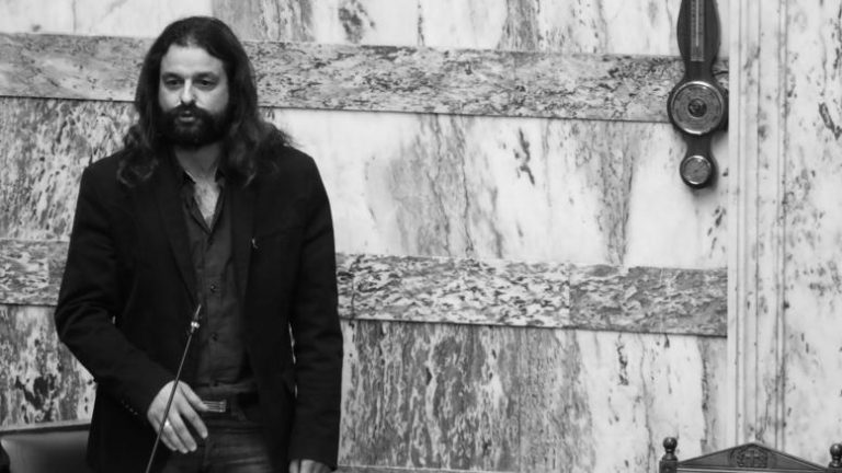 Φωνάζοντας «η Μακεδονόια είναι ελληνική» βγήκε από την ΓΑΔΑ ο Μπαρμπαρούσης