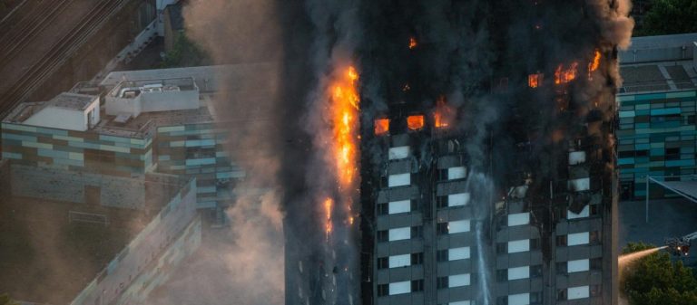 Λονδίνο: Φωτιά σε συγκρότημα κατοικιών στο Mayfair – 58 πυροσβέστες επιχειρούν