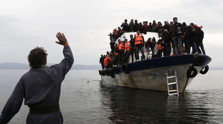 Η Αλβανία συλλαμβάνει και στέλνει πίσω στις χώρες τους όλους τους παράνομους μετανάστες!