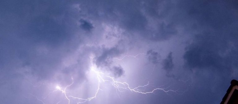 Τραγωδία στην Εγνατία Οδό: 50χρονος μοτοσικλετιστής σκοτώθηκε από κεραυνό!