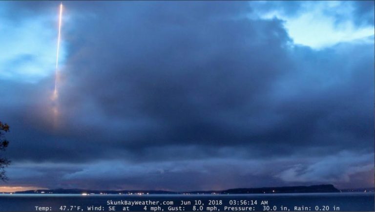 Μυστηριώδες αντικείμενο στο Whidbey Island της πολιτείας της Ουάσινγκτον.Δεν ήταν πύραυλος λένε οι στρατιωτικοί.