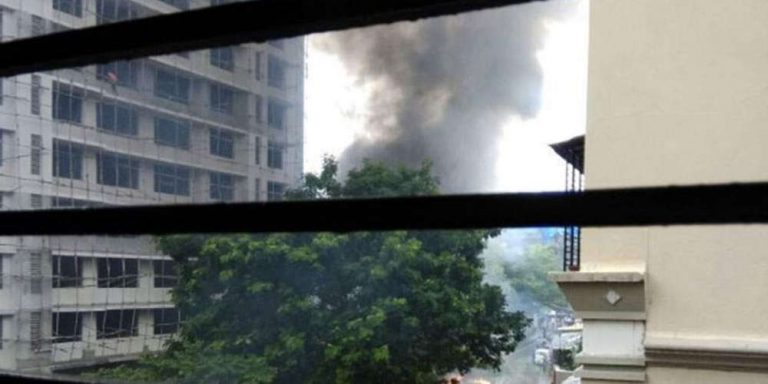 Συντριβή κυβερνητικού αεροσκάφους της Ινδίας στη Βομβάη