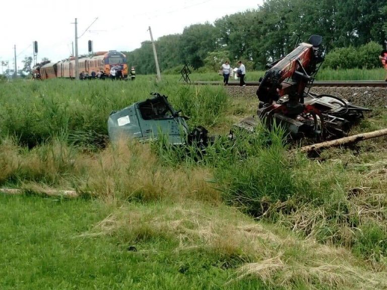 ΣΎΓΚΡΟΥΣΗ ΦΟΡΤΗΓΟΎ-ΤΡΈΝΟΥ ΣΤΗΝ ΠΟΛΩΝΊΑ ΜΕ ΈΝΑ ΝΕΚΡΌ ΚΑΙ 27 ΤΡΑΥΜΑΤΊΕΣ