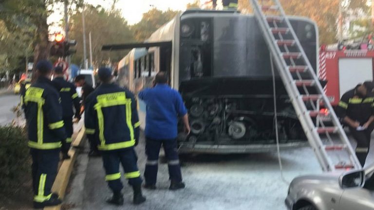 Φωτιά σε λεωφορείο του ΟΑΣΑ στην Κηφισιά