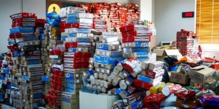 Τα τρόφιμα που μαζεύεις για τους πυρόπληκτους θα τα δώσουν και … στους Πρόσφυγες! Ηχητικό