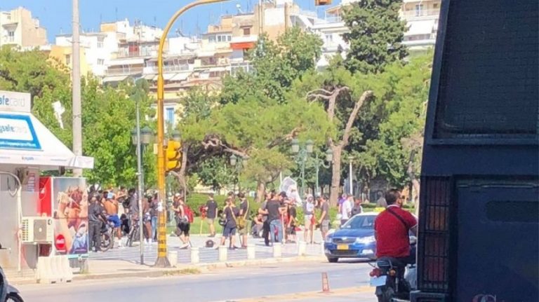 Θεσσαλονίκη: Συγκέντρωση αντιεξουσιαστών στο χώρο που θα γίνει η διαμαρτυρία για τη Μακεδονία